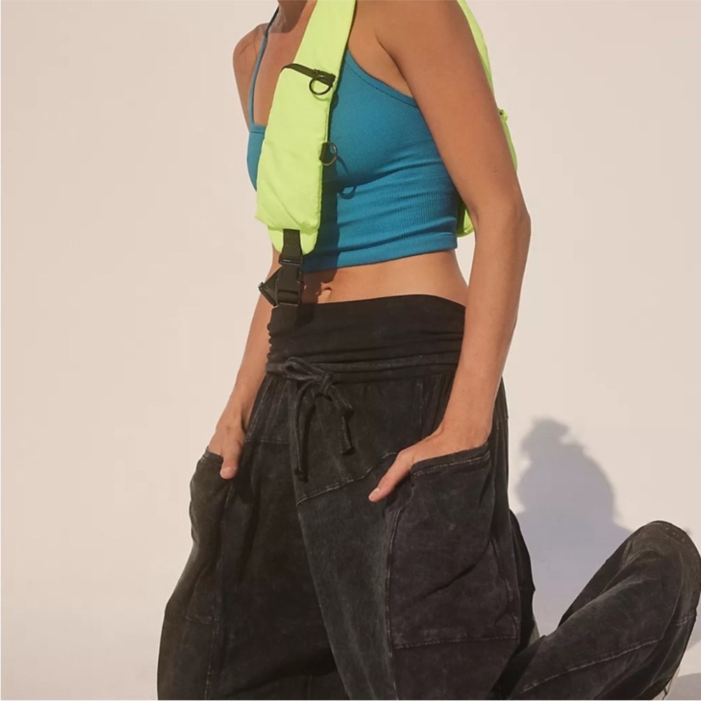 NWOT Free People Hot Shot Sport Pants in Black Size Large - Picture 4 of 6